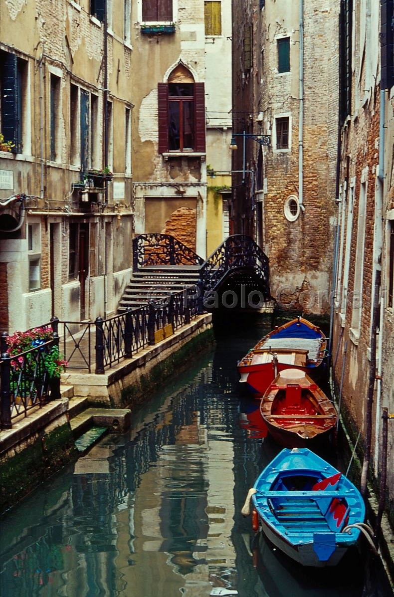 Boats on Canal, Venice, Veneto, Italy
 (cod:Venice 17)